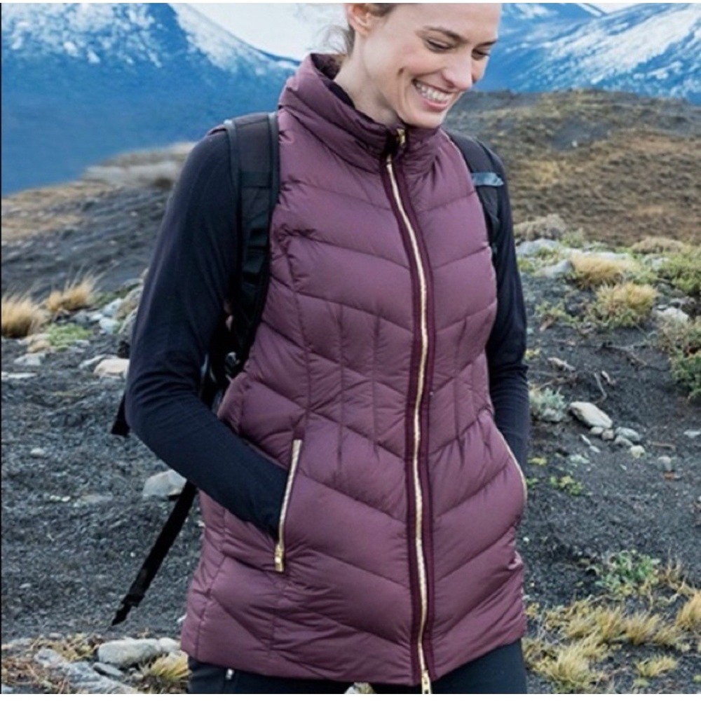 Athleta Puffer Vest Women Small Burgundy Excellent Haven Down CYA Quilted Gold